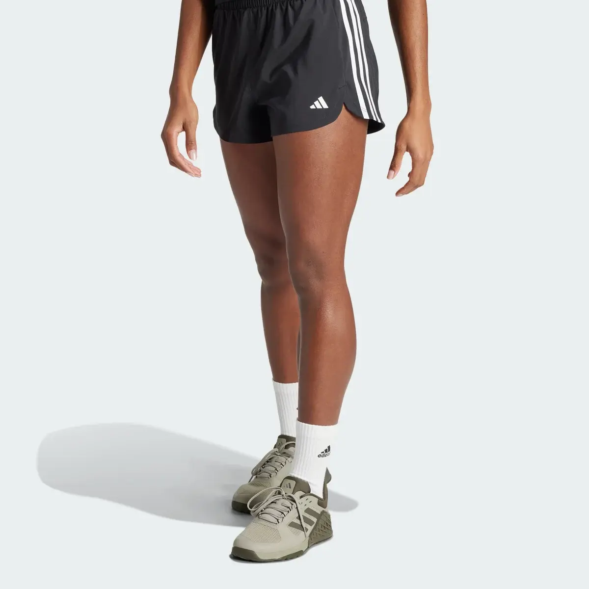 Adidas Pacer Training 3-Streifen Woven High-Rise Shorts. 1