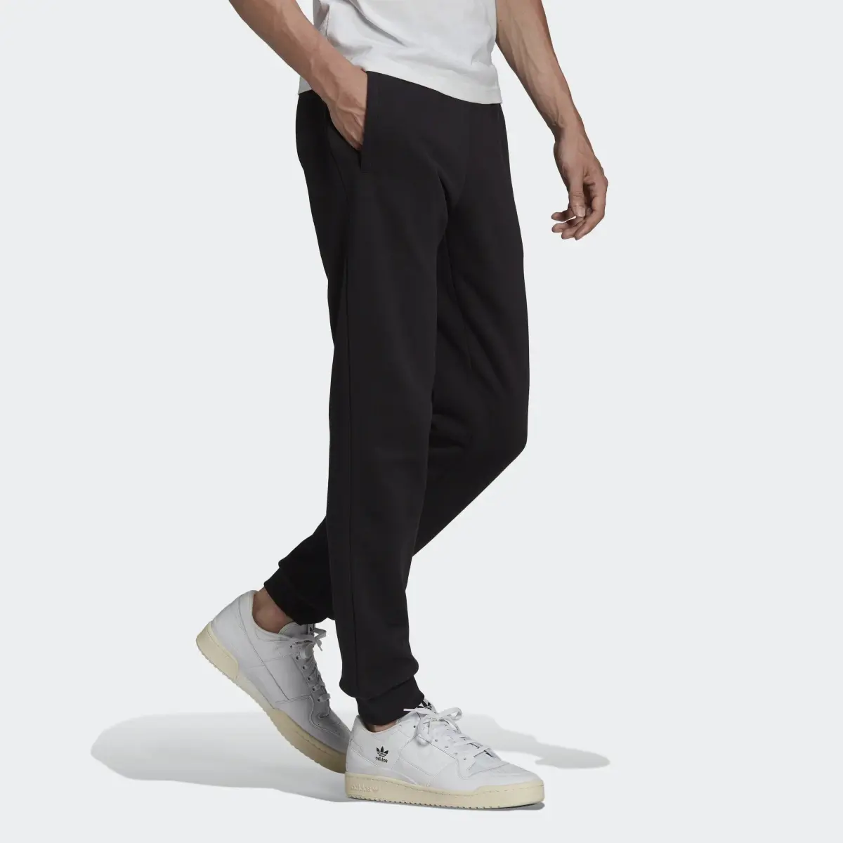 Adidas Adicolor Essentials Trefoil Pants. 3