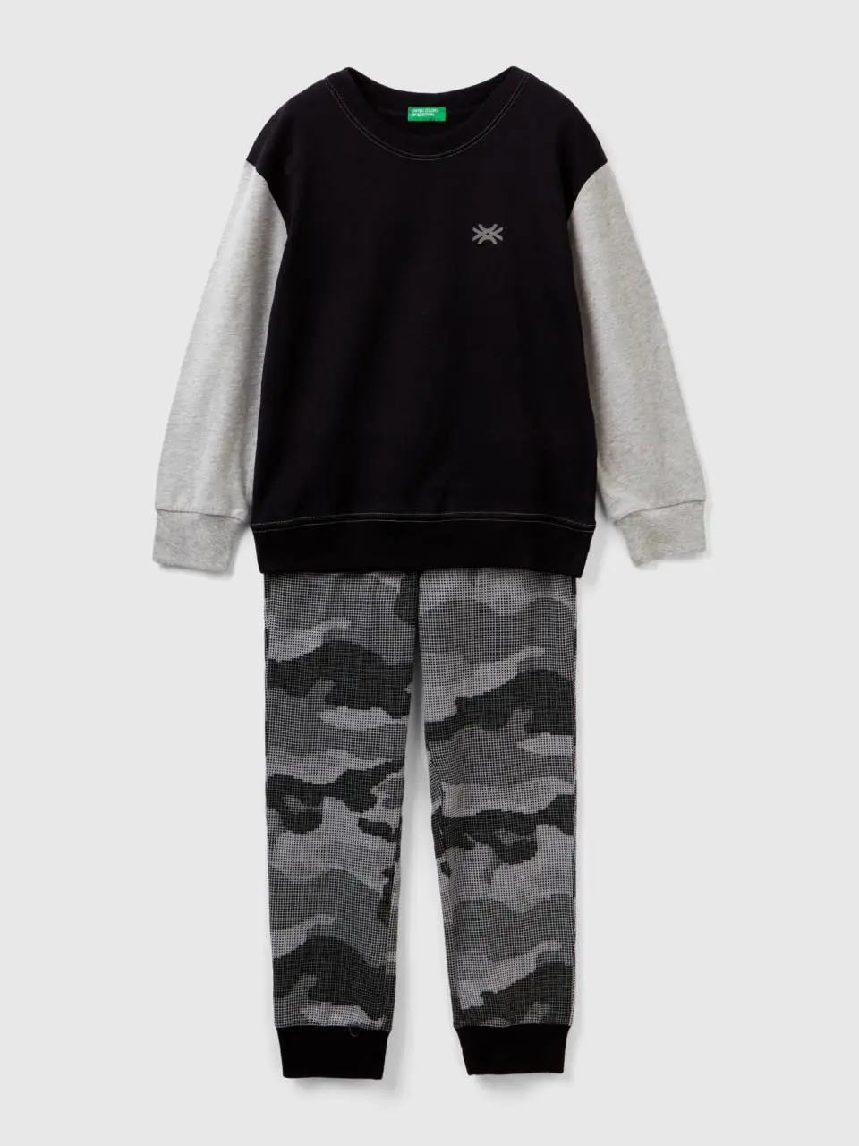 Benetton pyjamas with camouflage bottoms. 1