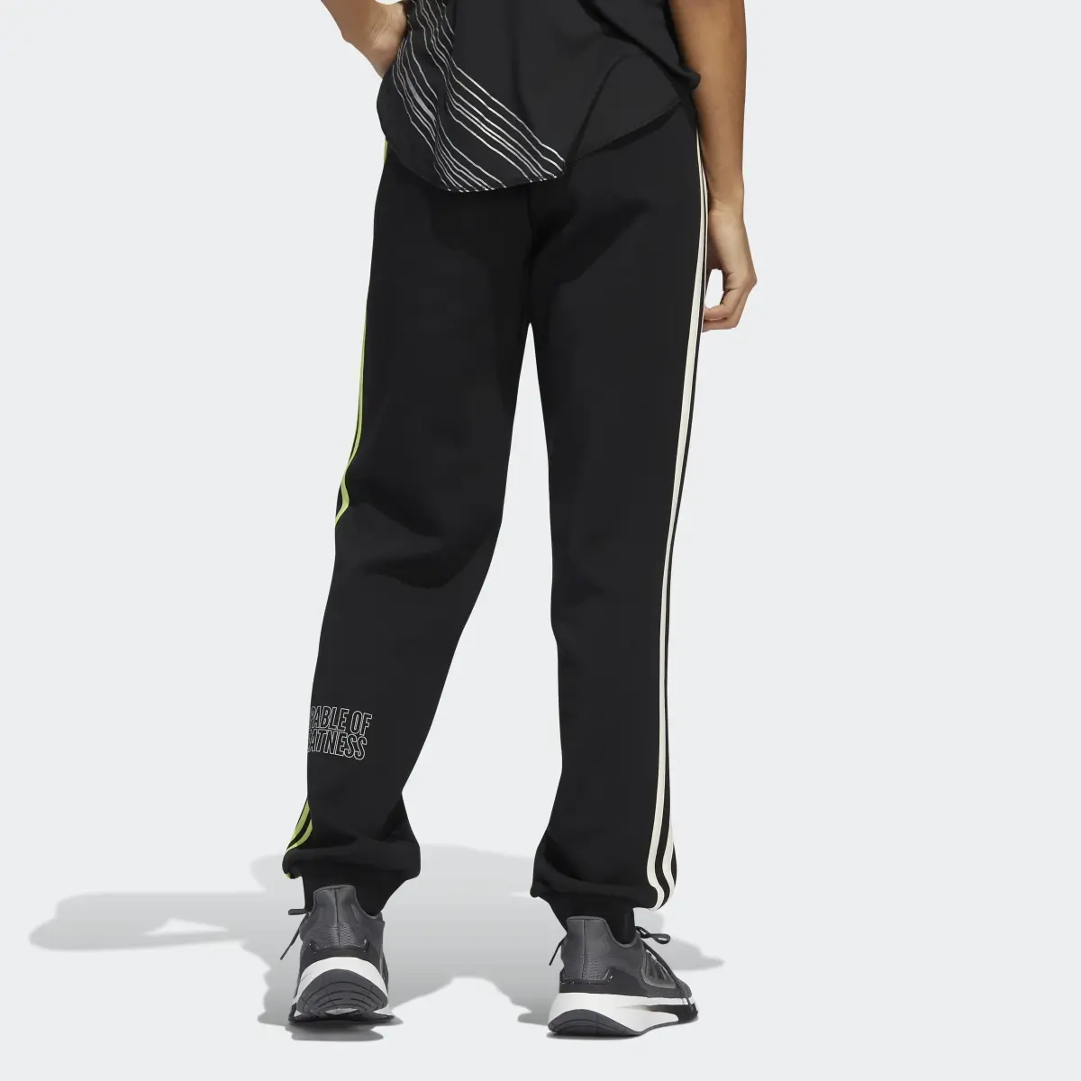 Adidas Pantalon sportswear Capable of Greatness. 2