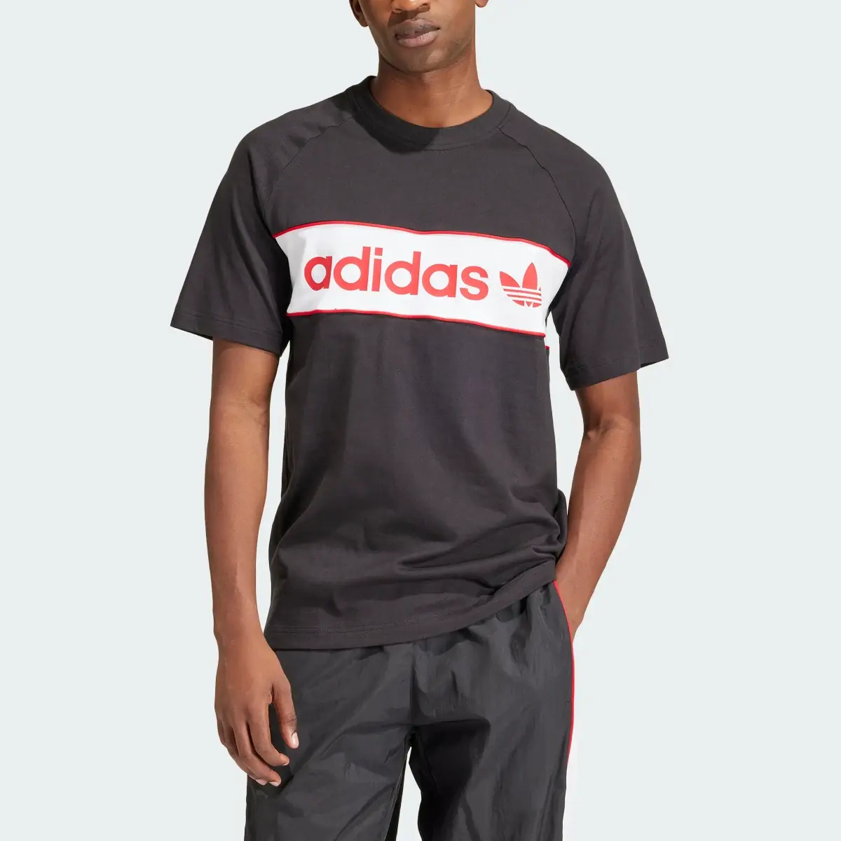 Adidas T-shirt Archive. 1