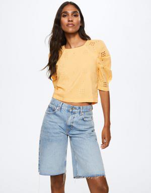 Puff-sleeved cropped blouse