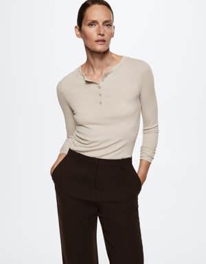 Buttoned ribbed t-shirt