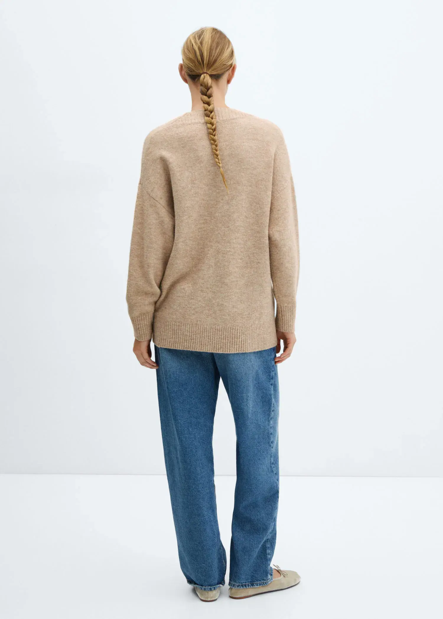 Mango Oversized-Pullover mit V-Ausschnitt. 3