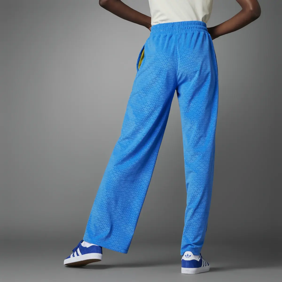 Adidas Pantaloni adicolor Heritage Now Velour. 2