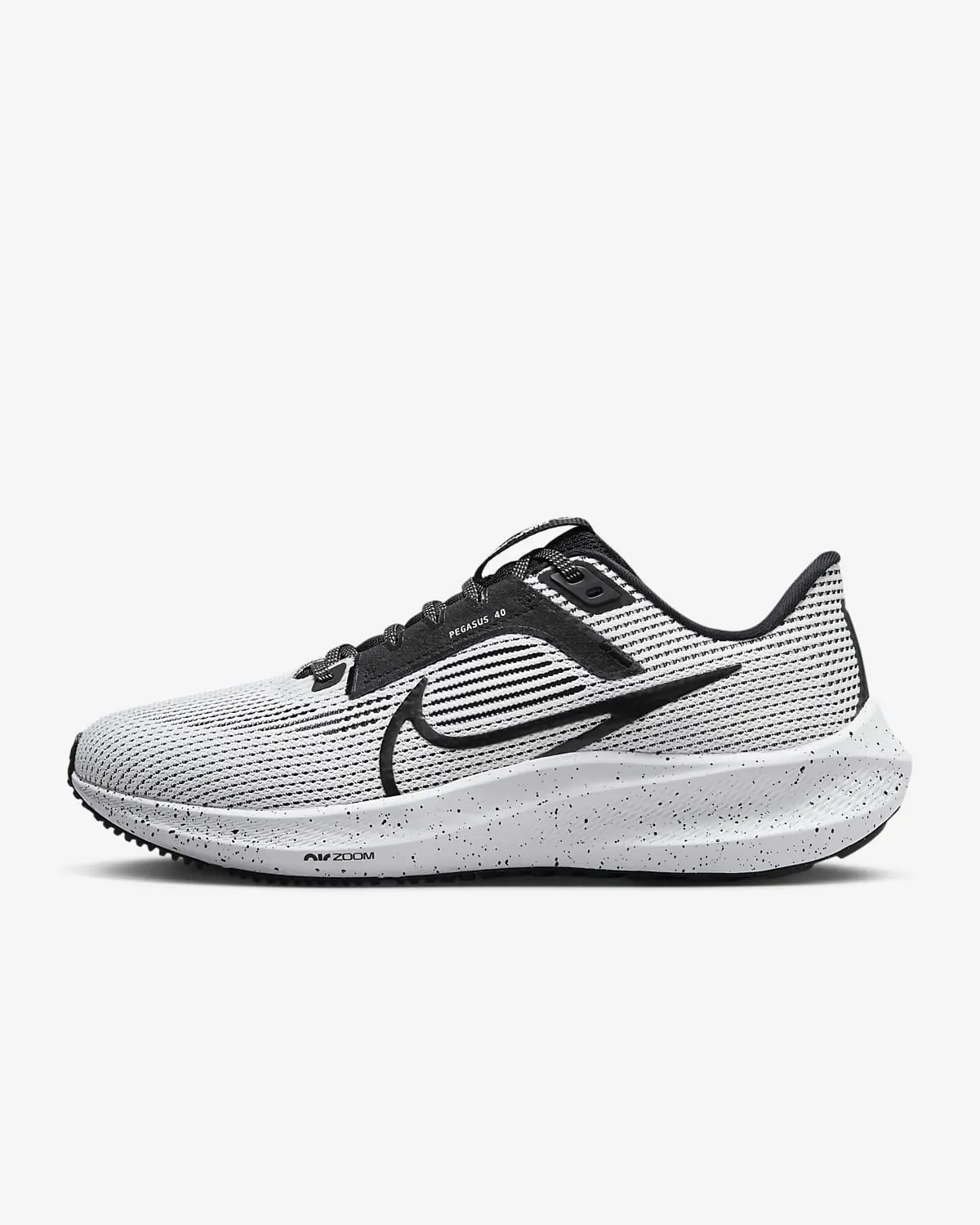 Nike Pegasus 40. 1