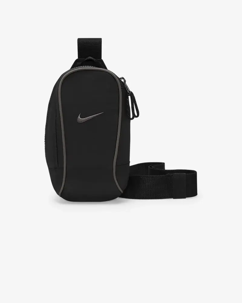 Nike Sportswear Essentials. 1