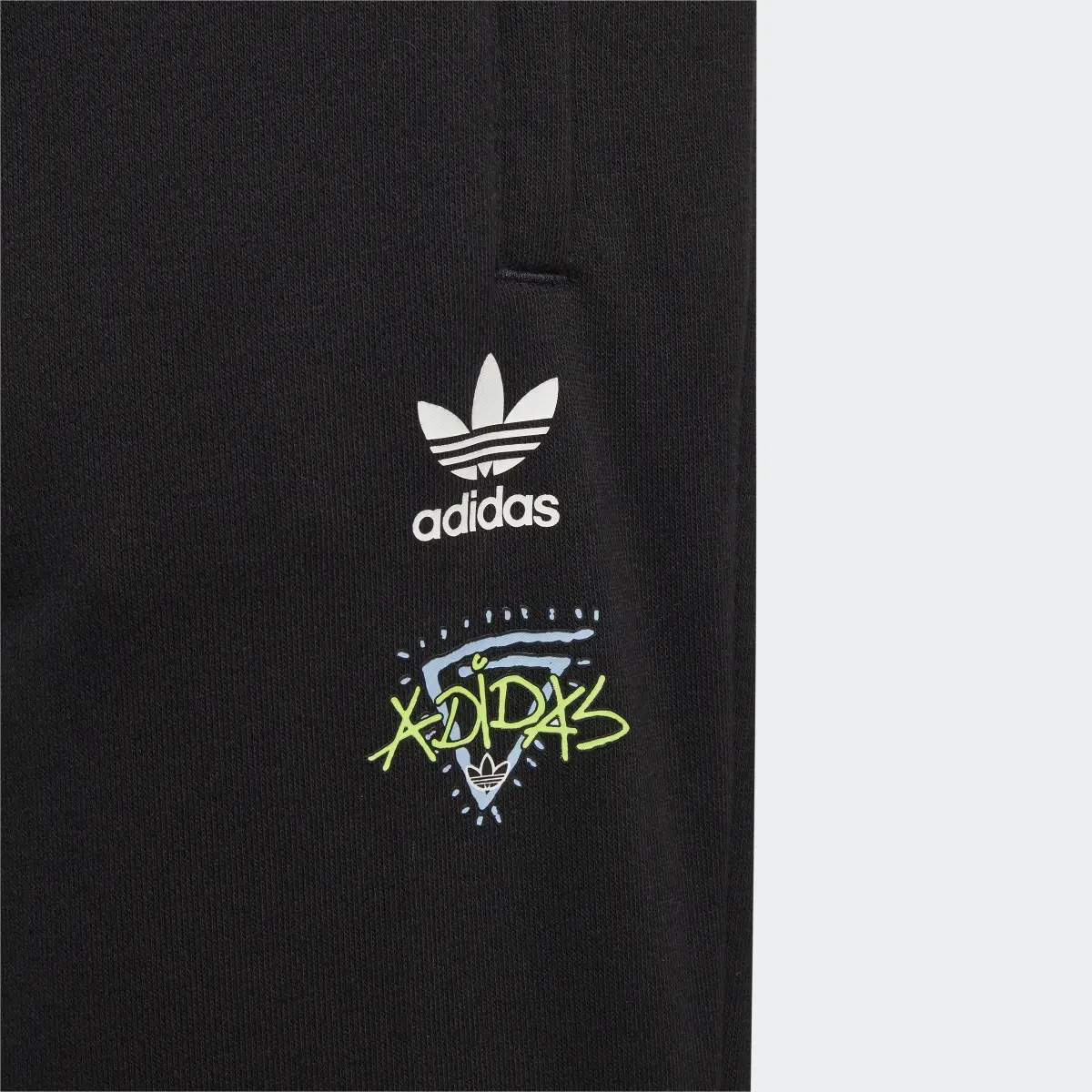 Adidas Graphics Pants. 3