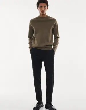 Stretch sweater with ribbed detail