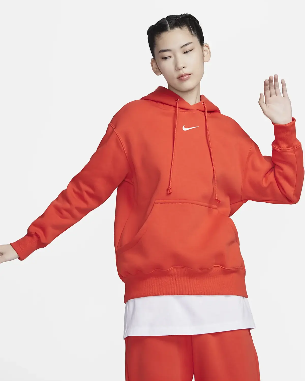 Nike Sportswear Phoenix Fleece. 1