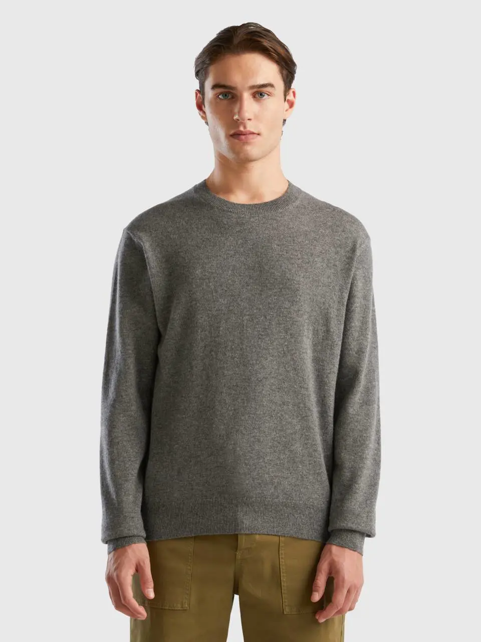 Benetton dark gray sweater in pure cashmere. 1