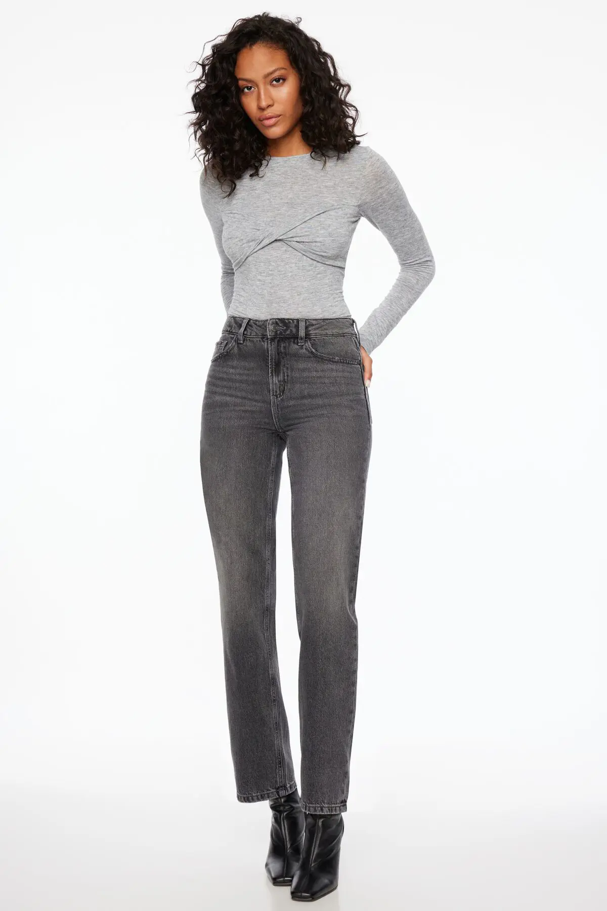 Dynamite Justina Straight Leg Jeans. 1