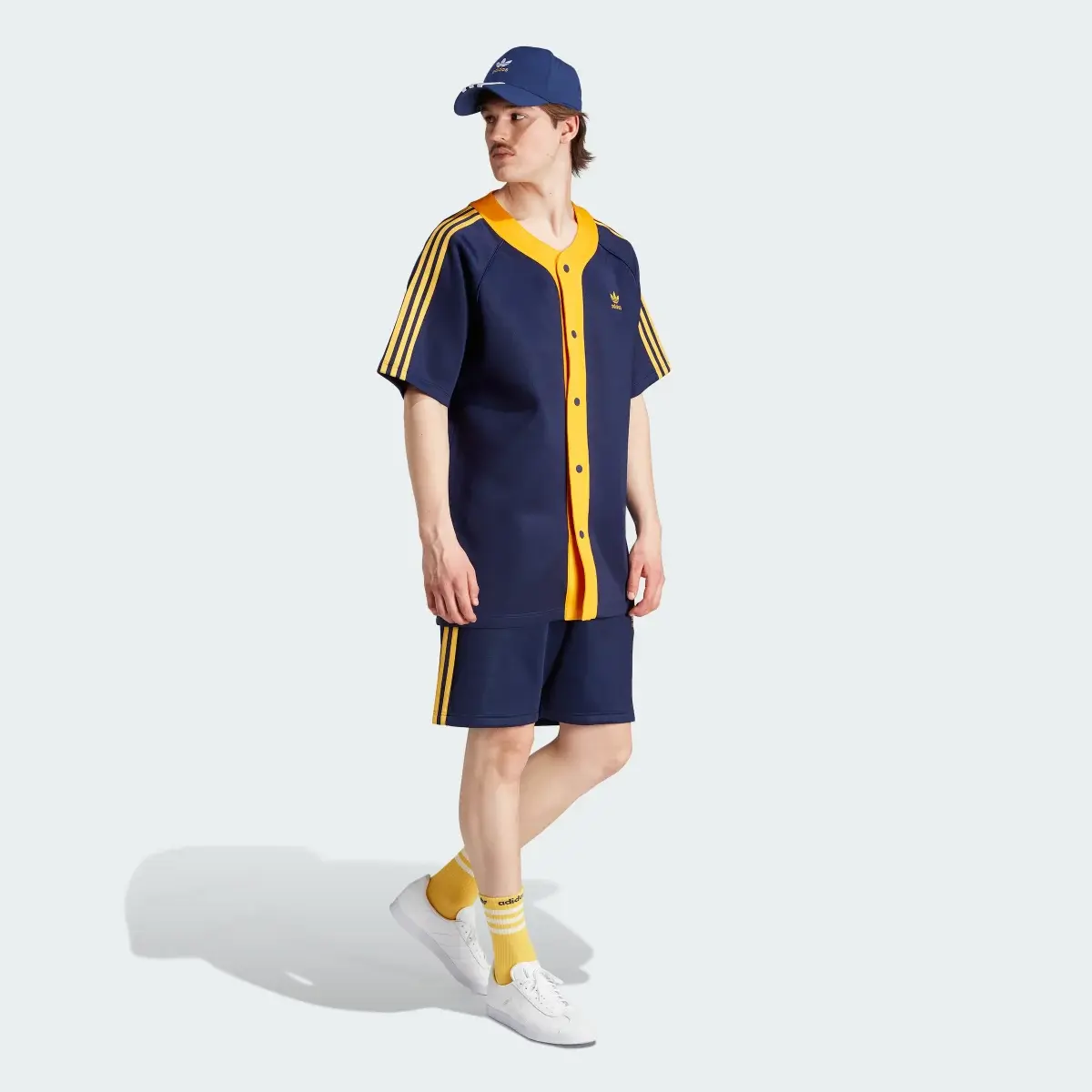 Adidas Adicolor Classics+ Shorts. 3