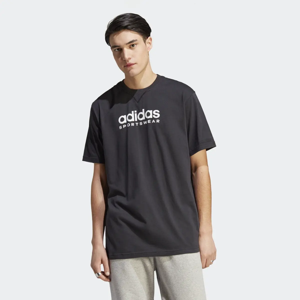 Adidas T-shirt All SZN Graphic. 2