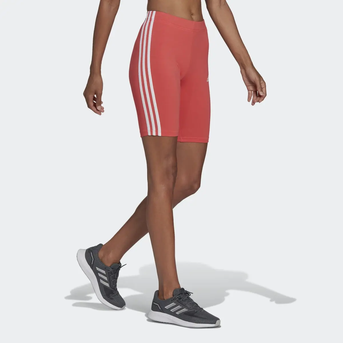 Adidas Essentials 3-Streifen kurze Tight. 3