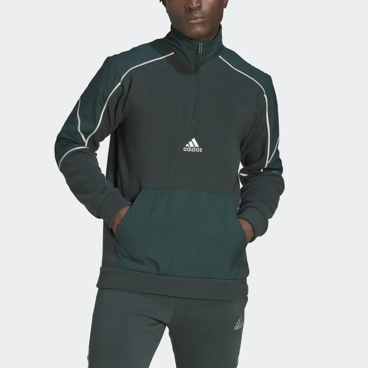 Adidas Essentials Reflect-in-the-Dark Polar Fleece Quarter-Zip Oberteil. 1