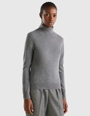 dark gray turtleneck in pure cashmere