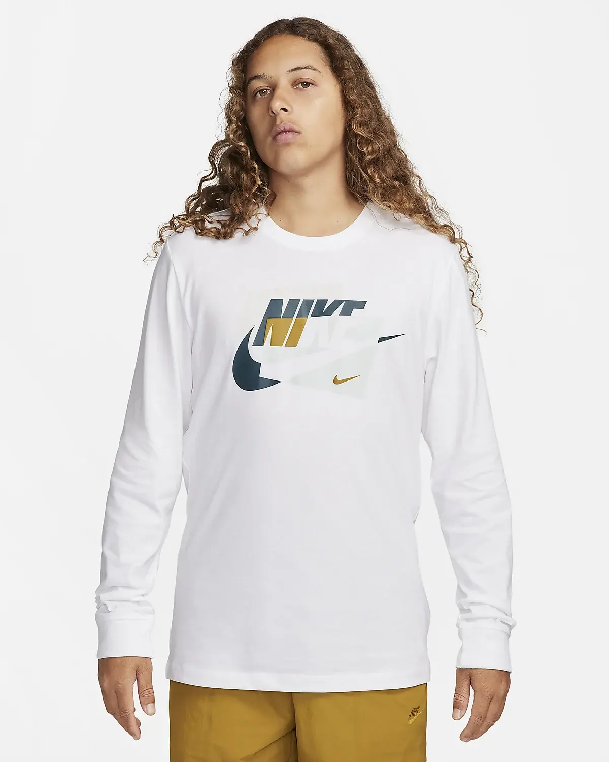 Nike Sportswear. 1