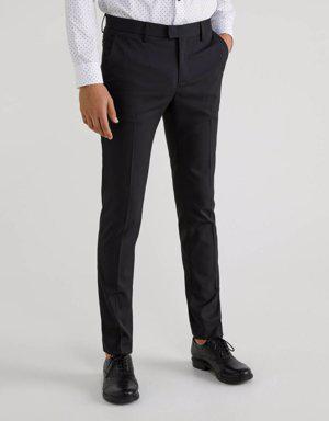 Slim fit trousers with crease
