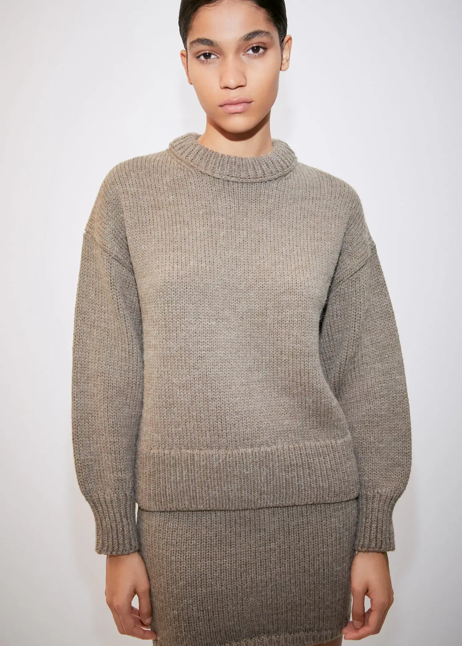 Mango Puffed-sleeved wool sweater. 2