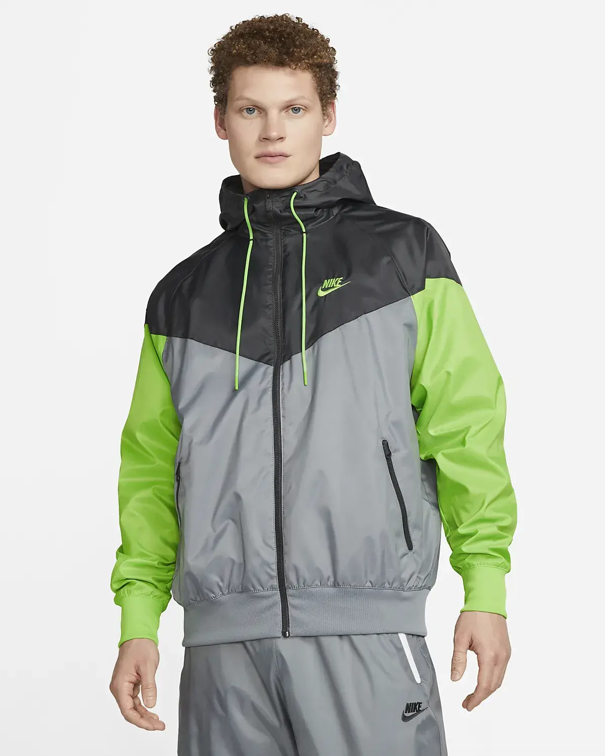 Nike Sportswear Windrunner. 1