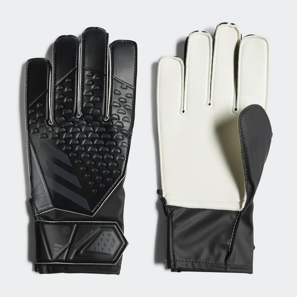 Adidas Predator Training Goalkeeper Gloves. 2