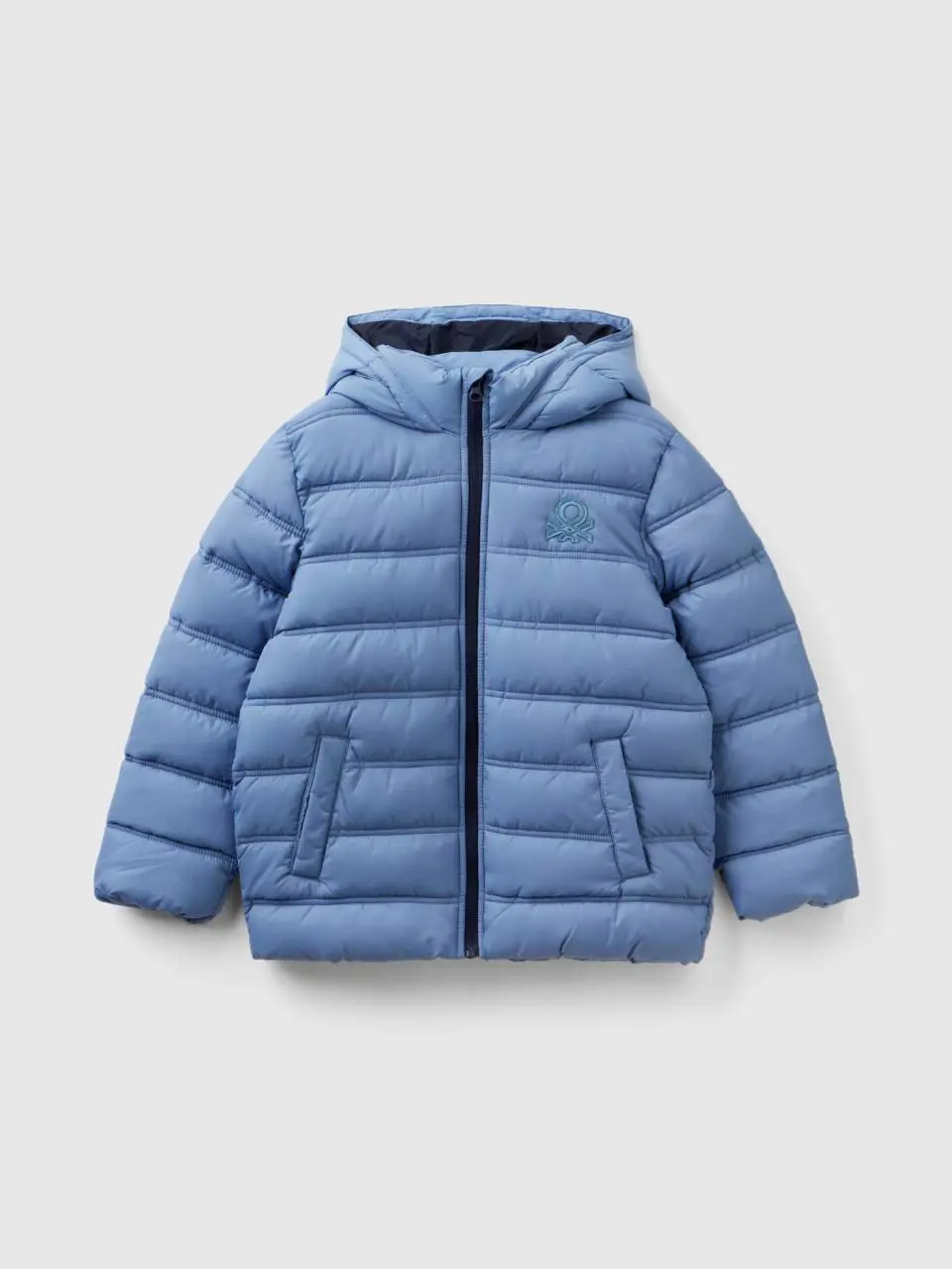 Benetton puffer jacket with hood and logo. 1