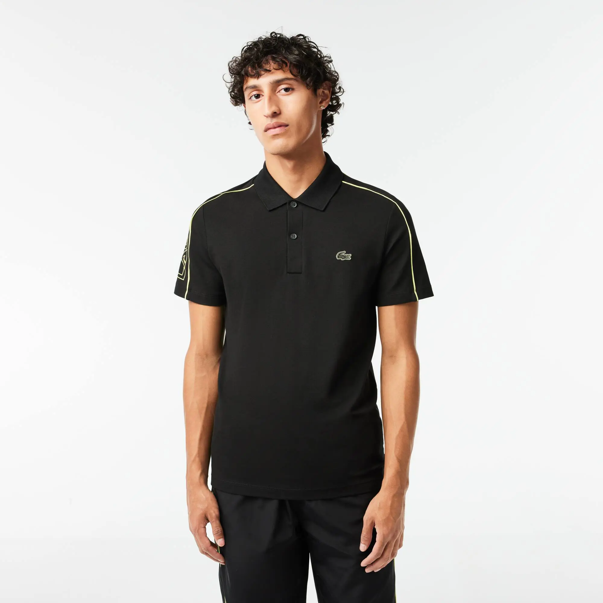 Lacoste Men's Slim Fit Tech Piqué Lacoste Movement Polo. 1