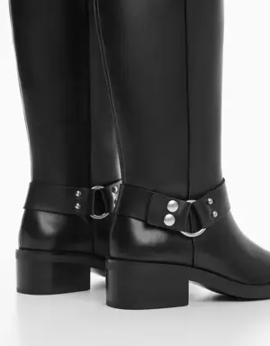Buckles leather boots