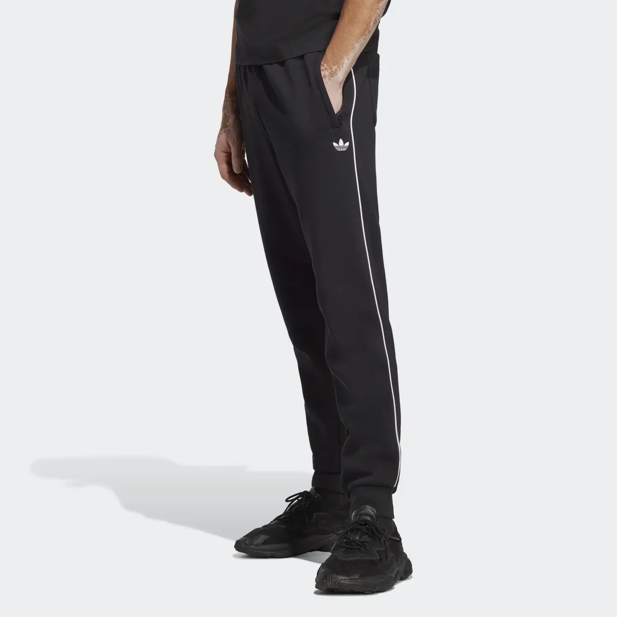 Adidas Adicolor Seasonal Archive Sweat Pants. 1