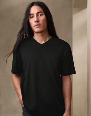 Banana Republic Luxury Touch V-Neck T-Shirt black