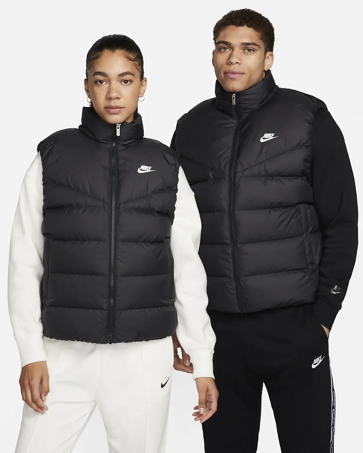 Nike Sportswear Therma-FIT Windrunner. 1