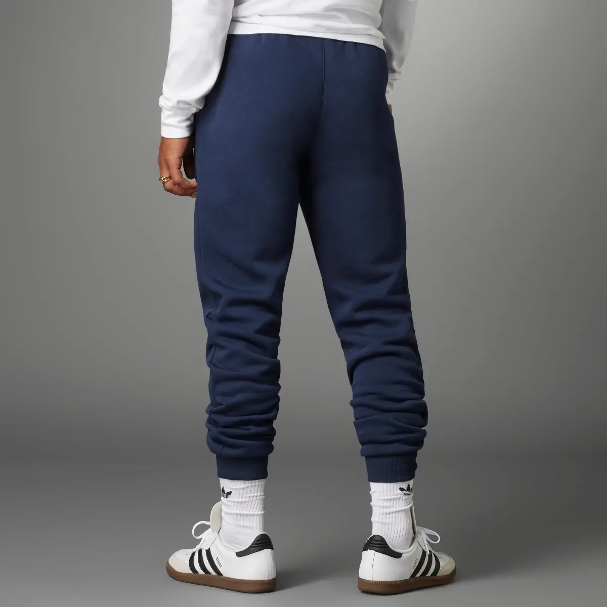 Adidas Pantalón Essentials Trefoil Real Madrid. 2