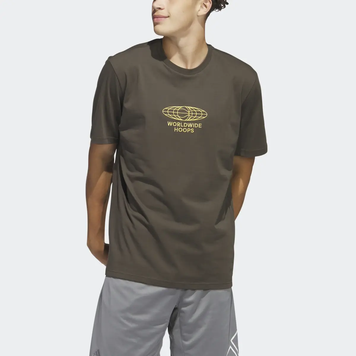 Adidas Playera Estampada Worldwide Hoops Globe Basketball. 1