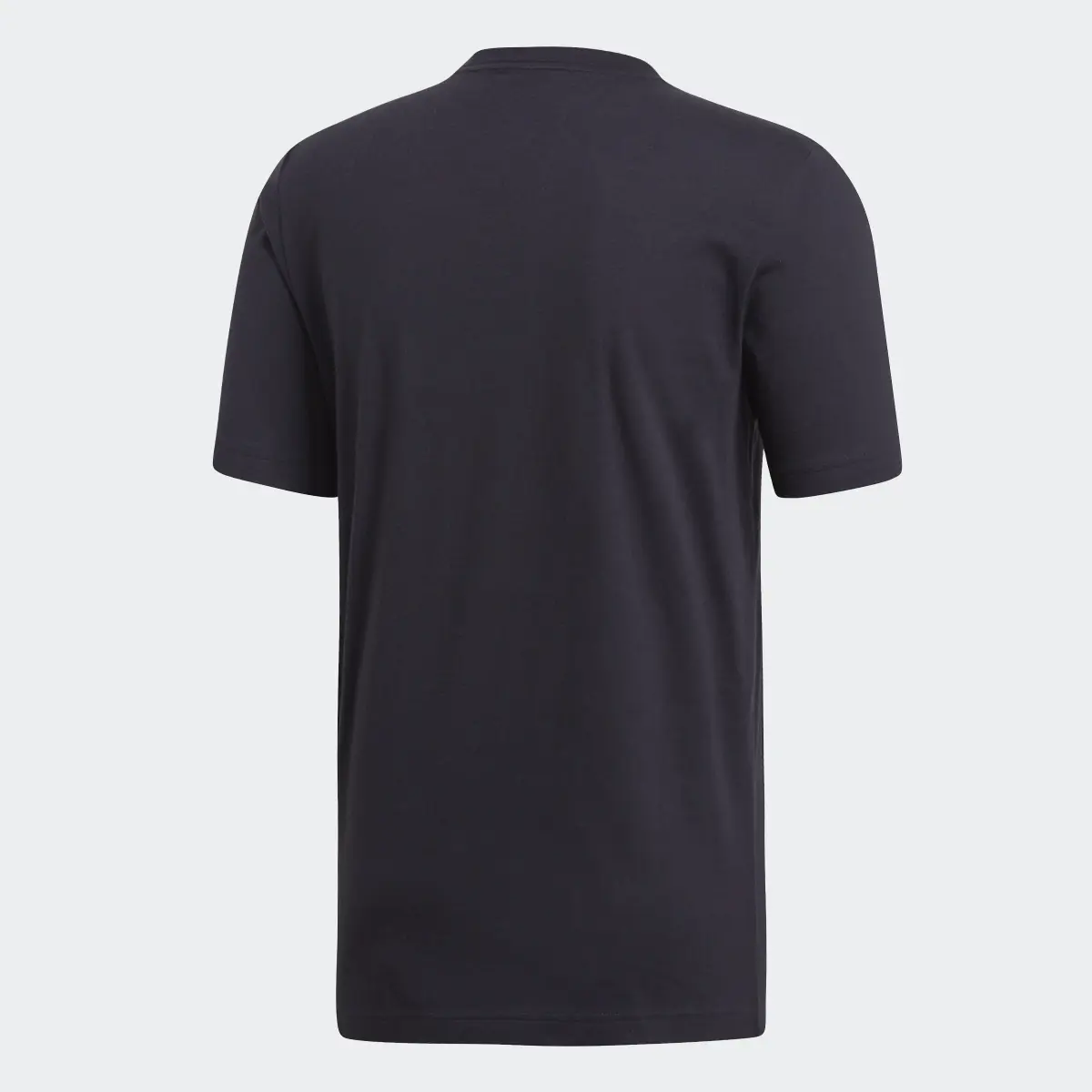 Adidas T-shirt Essentials. 2