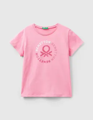 t-shirt with glittery logo in organic cotton