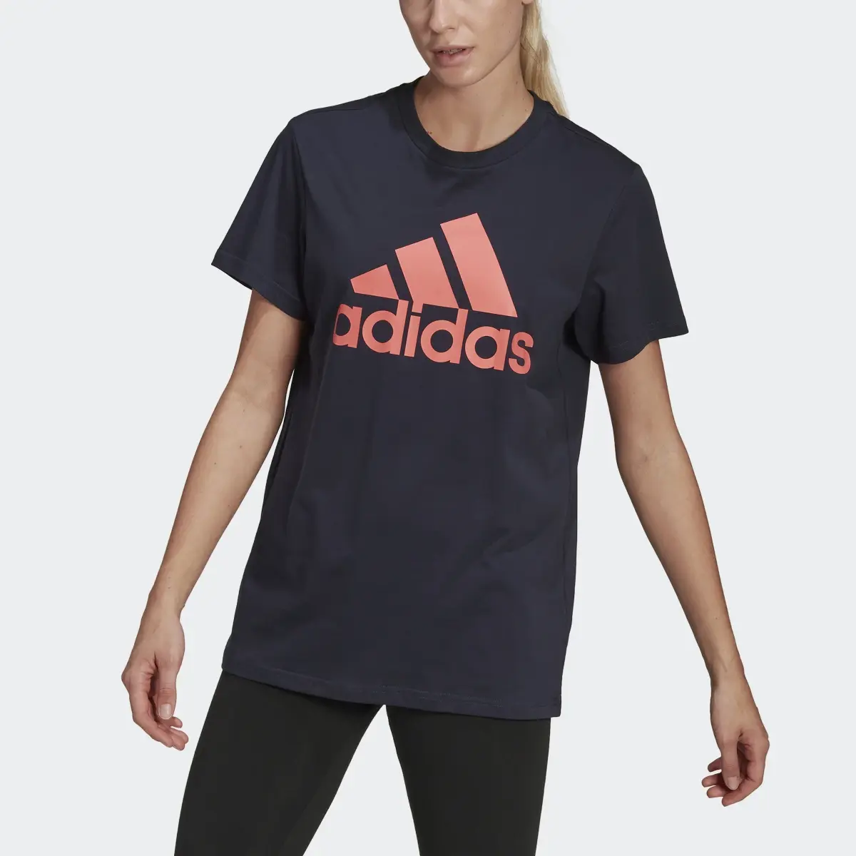 Adidas Camiseta Essentials Logo Boyfriend. 1