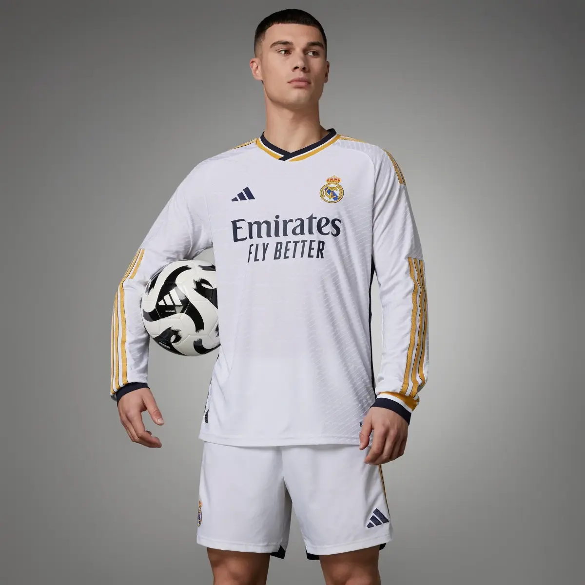 Adidas Real Madrid 23/24 Long Sleeve Heimtrikot Authentic. 1