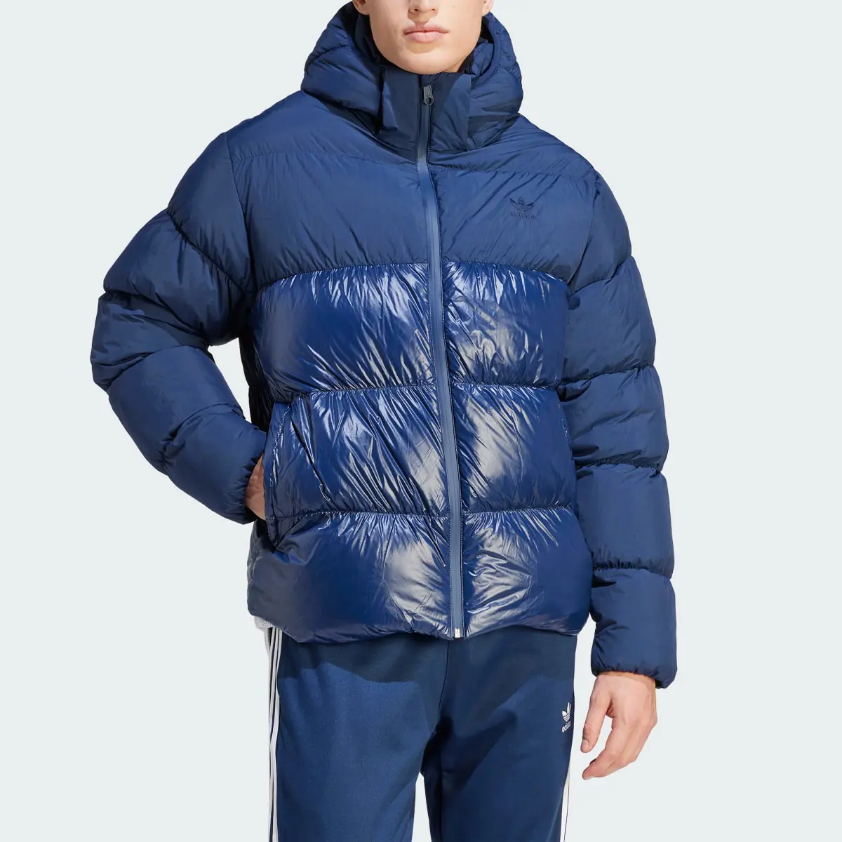 Adidas Chaqueta de plumón con capucha Adicolor Regen Puffer. 1