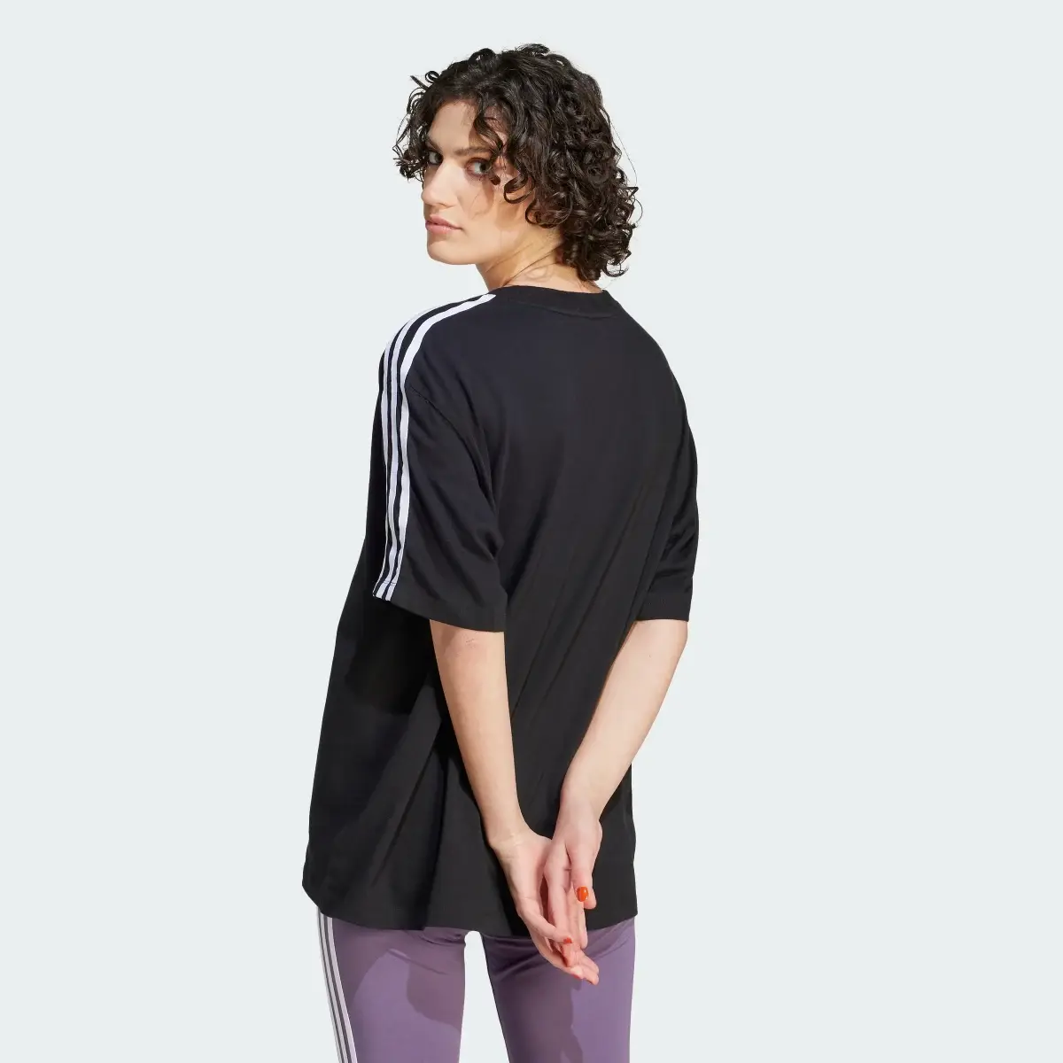 Adidas Adicolor Classics Oversized Tee. 3