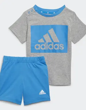 Adidas Conjunto de camiseta y pantalón corto Essentials