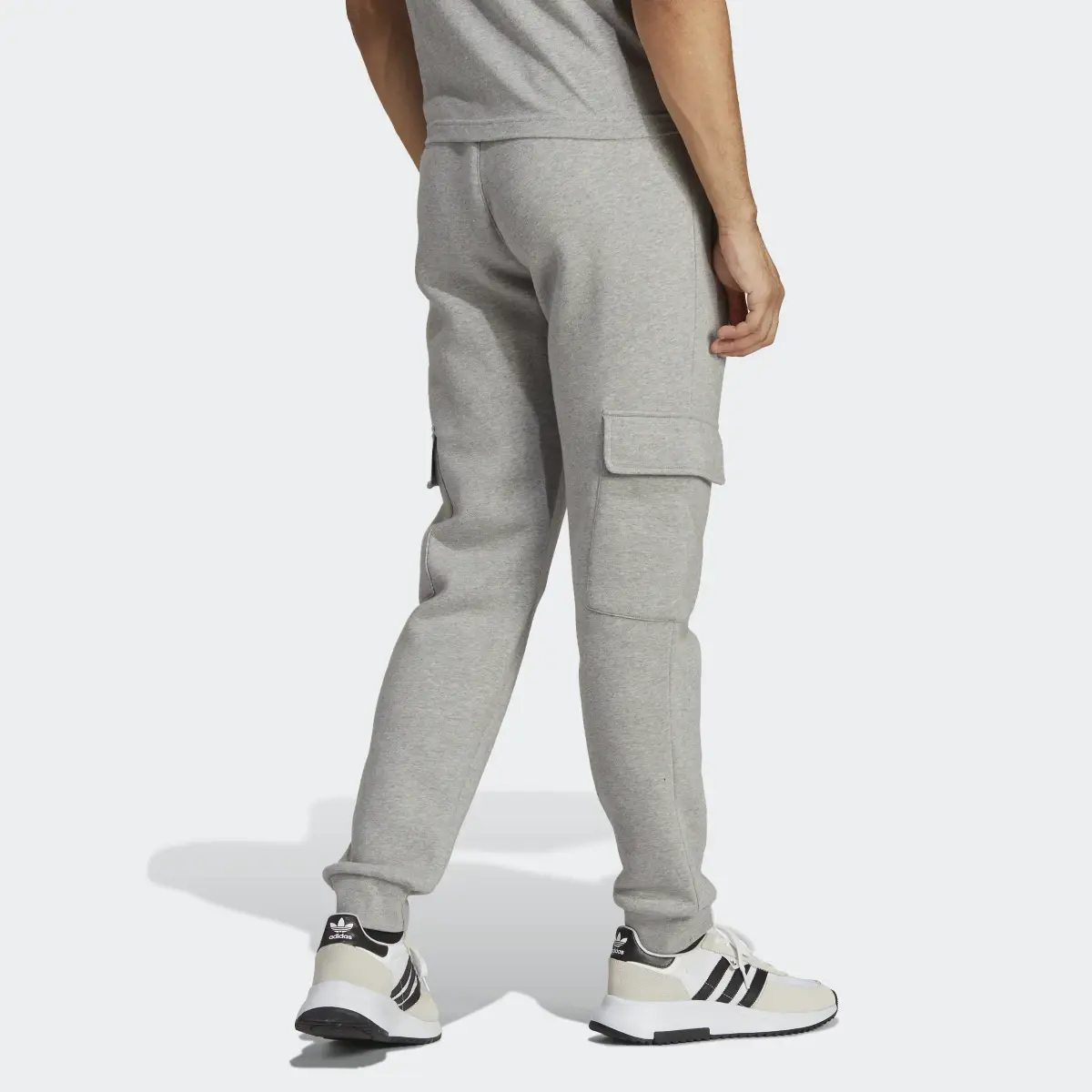 Adidas Pantaloni Trefoil Essentials Cargo. 2