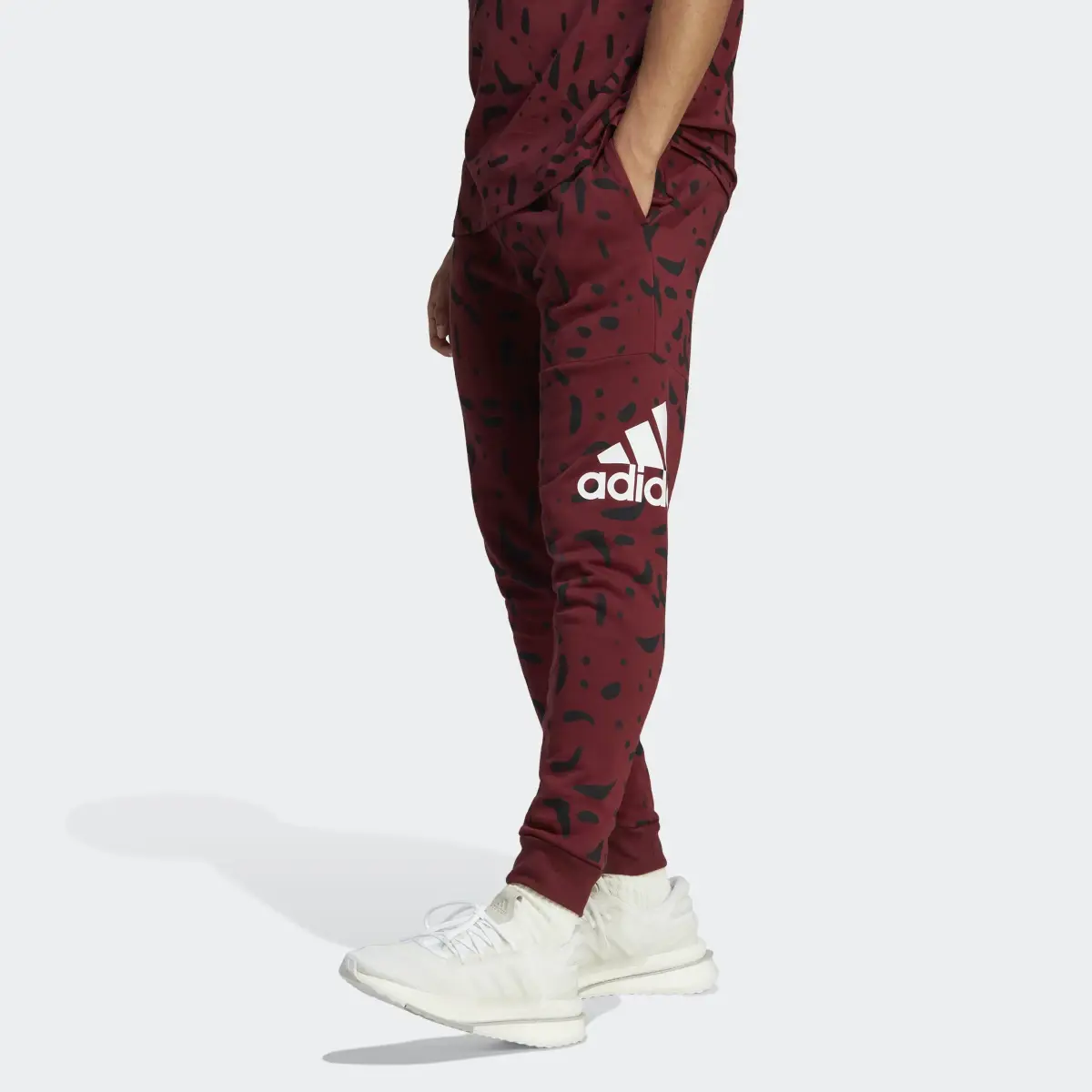 Adidas Pants Essentials Logo Estampado Puño Ajustado. 1