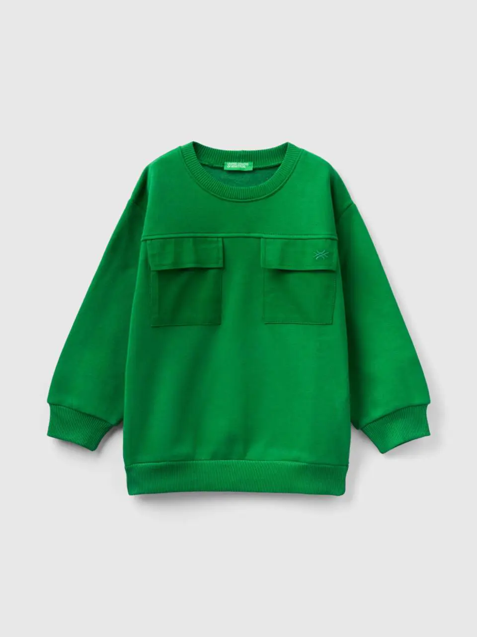 Benetton warm sweatshirt with pockets. 1