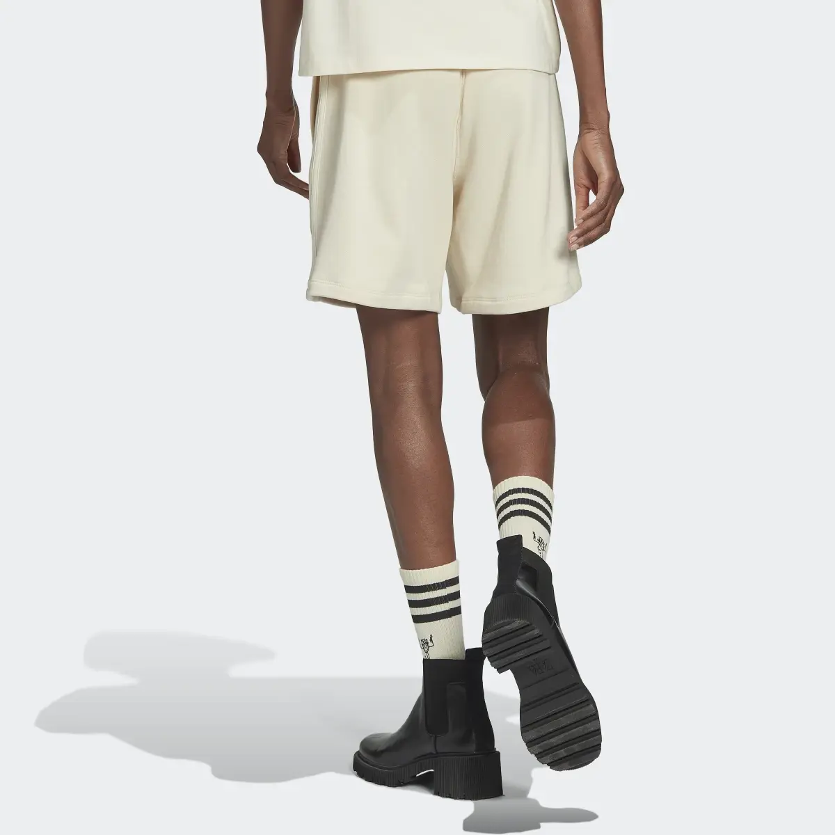 Adidas Originals x André Saraiva Shorts. 2