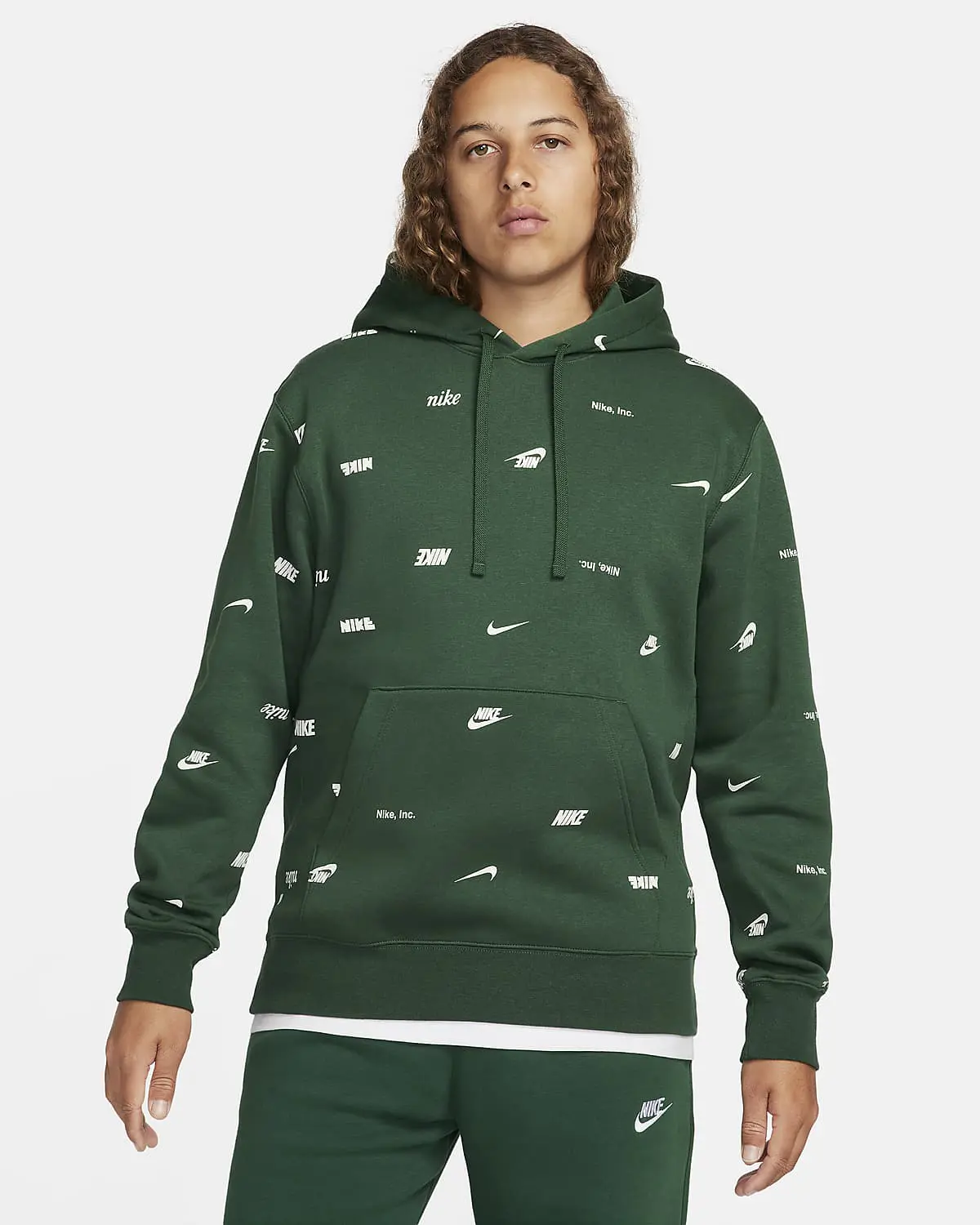 Nike Club Fleece. 1