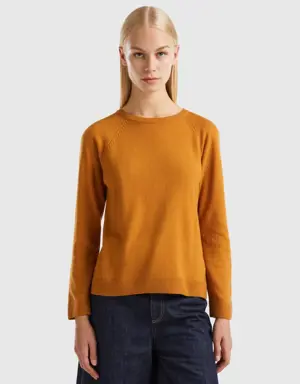 tobacco crew neck sweater in cashmere and wool blend