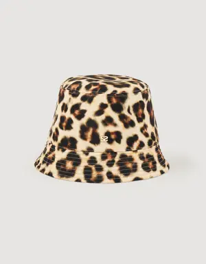Reversible leopard-print hat