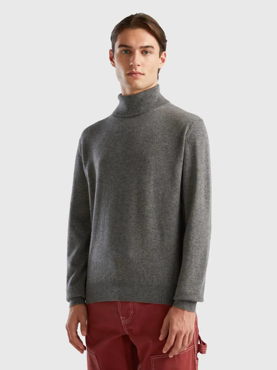 Benetton dark gray turtleneck in pure cashmere. 1