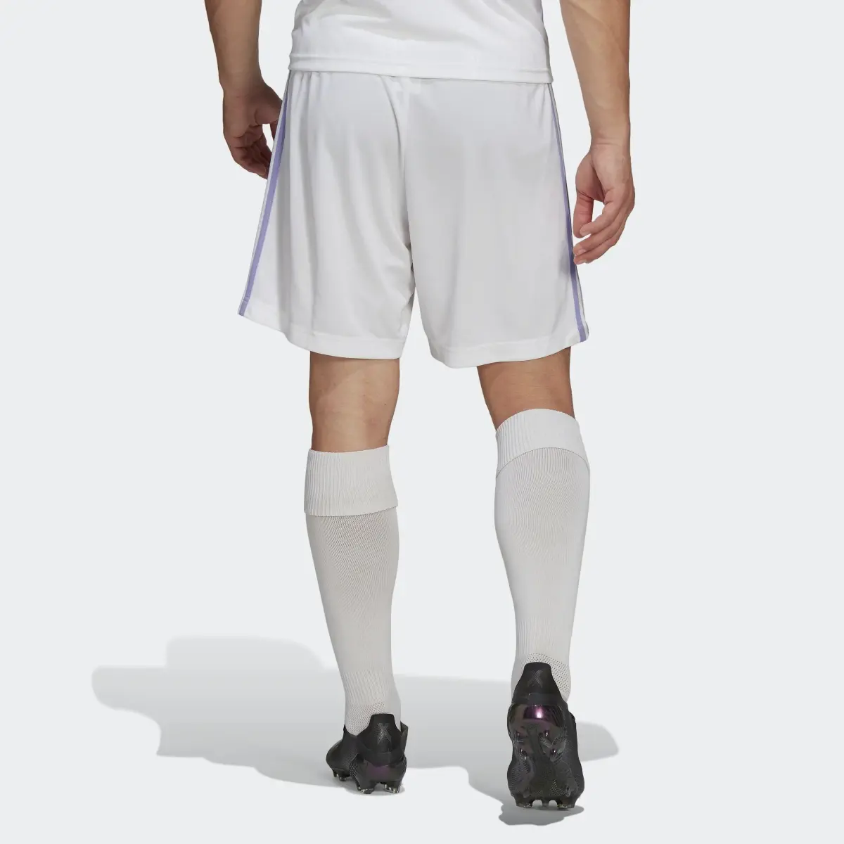 Adidas Real Madrid 22/23 Heimshorts. 2